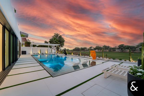 Exquisite Turnkey Golf Course Mansion in Sienna Views